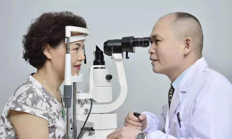 選購老花鏡為什么要先行驗(yàn)光？
